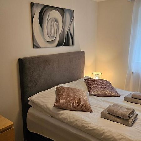B&B Rooms Husavik 3 エクステリア 写真