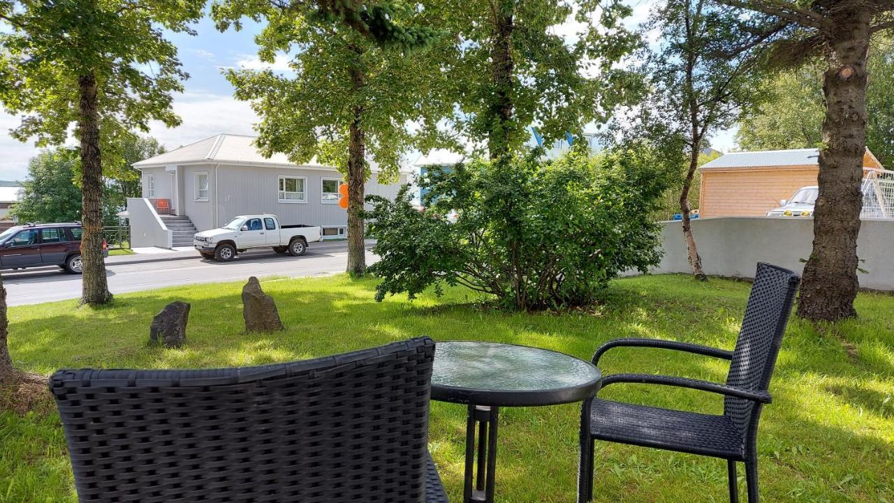 B&B Rooms Husavik 3 エクステリア 写真