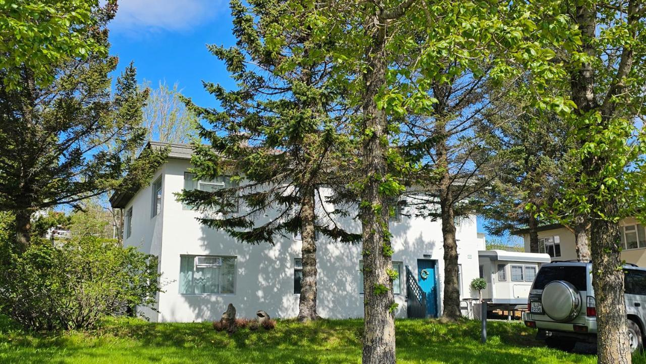 B&B Rooms Husavik 3 エクステリア 写真